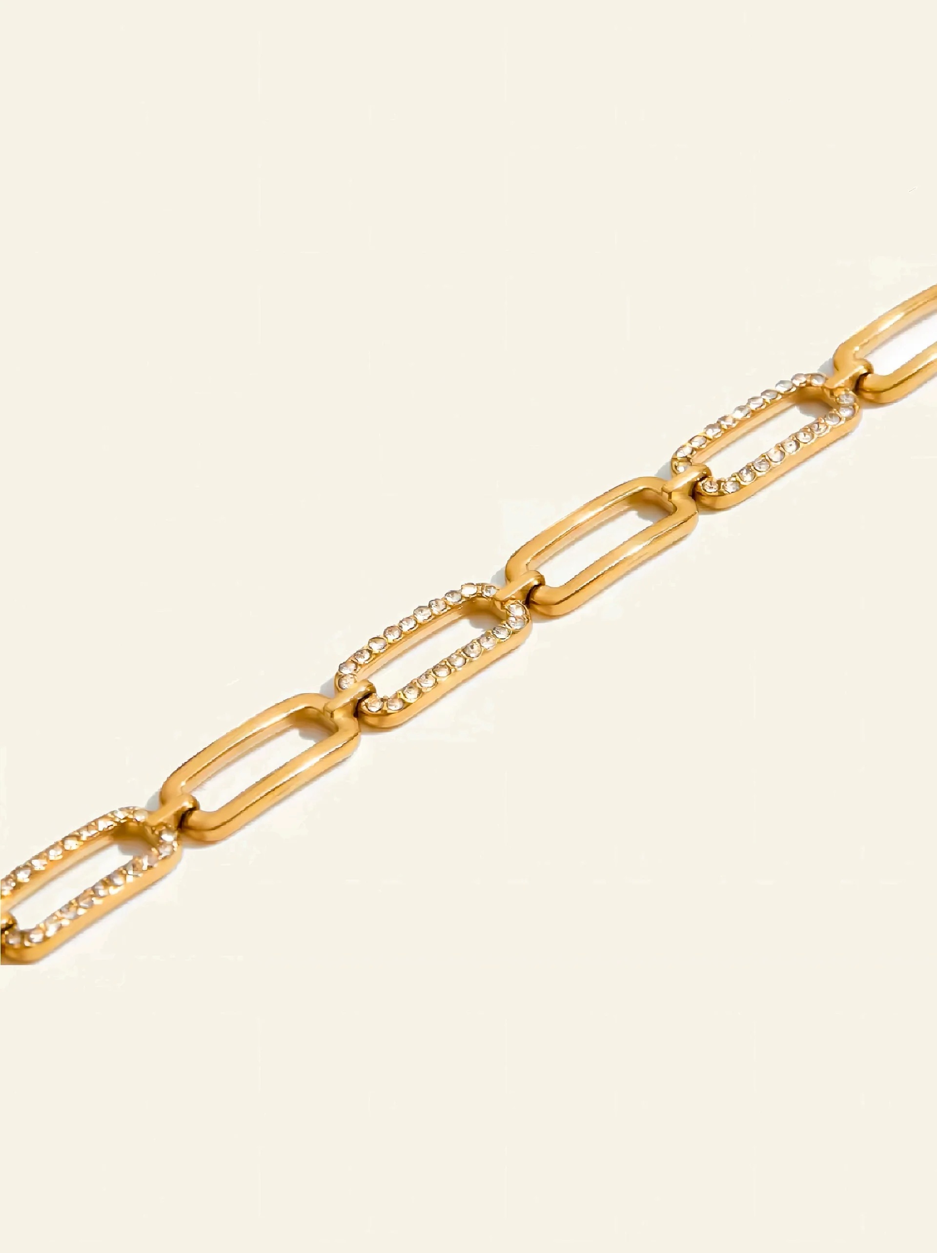 Detail krystalků – ELENYS Verona Lumi